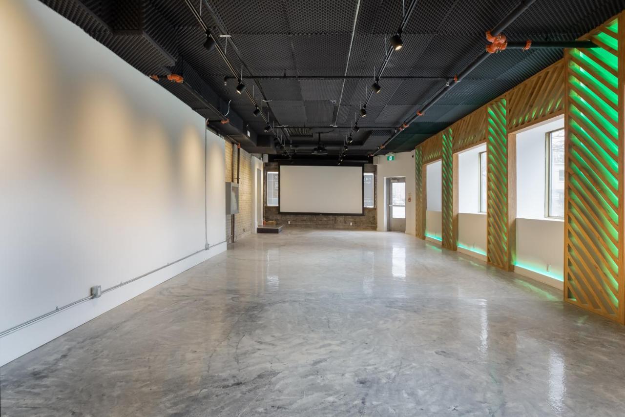 The Westlake Toronto Exterior photo